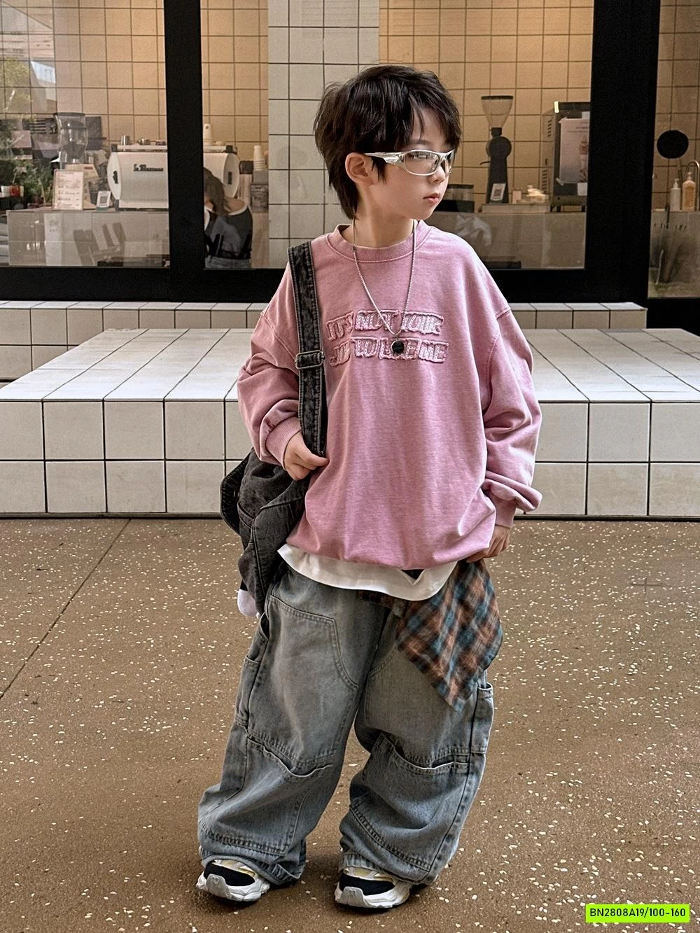 ÁO NỈ HỒNG THÊU CHỮ