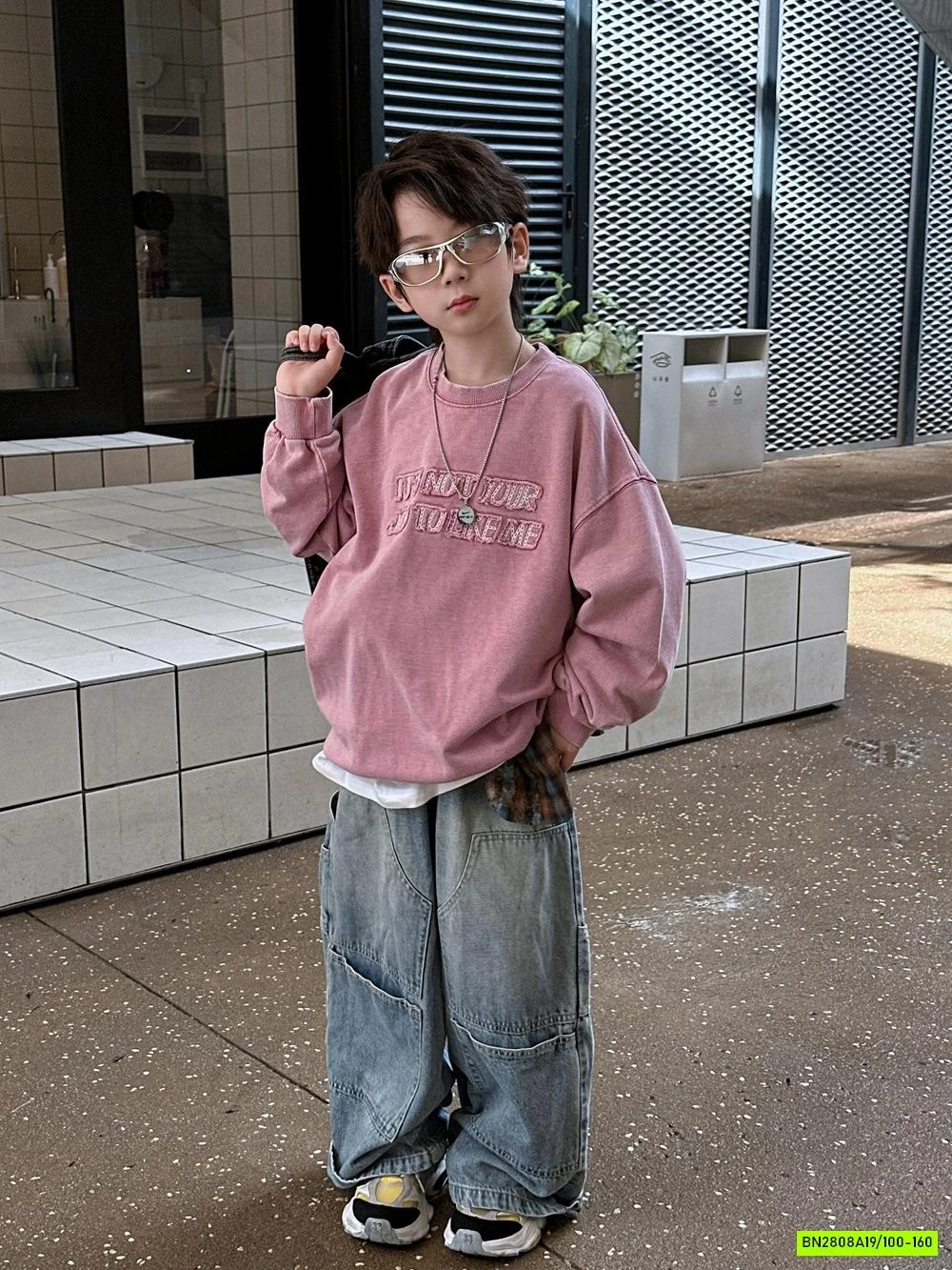 ÁO NỈ HỒNG THÊU CHỮ