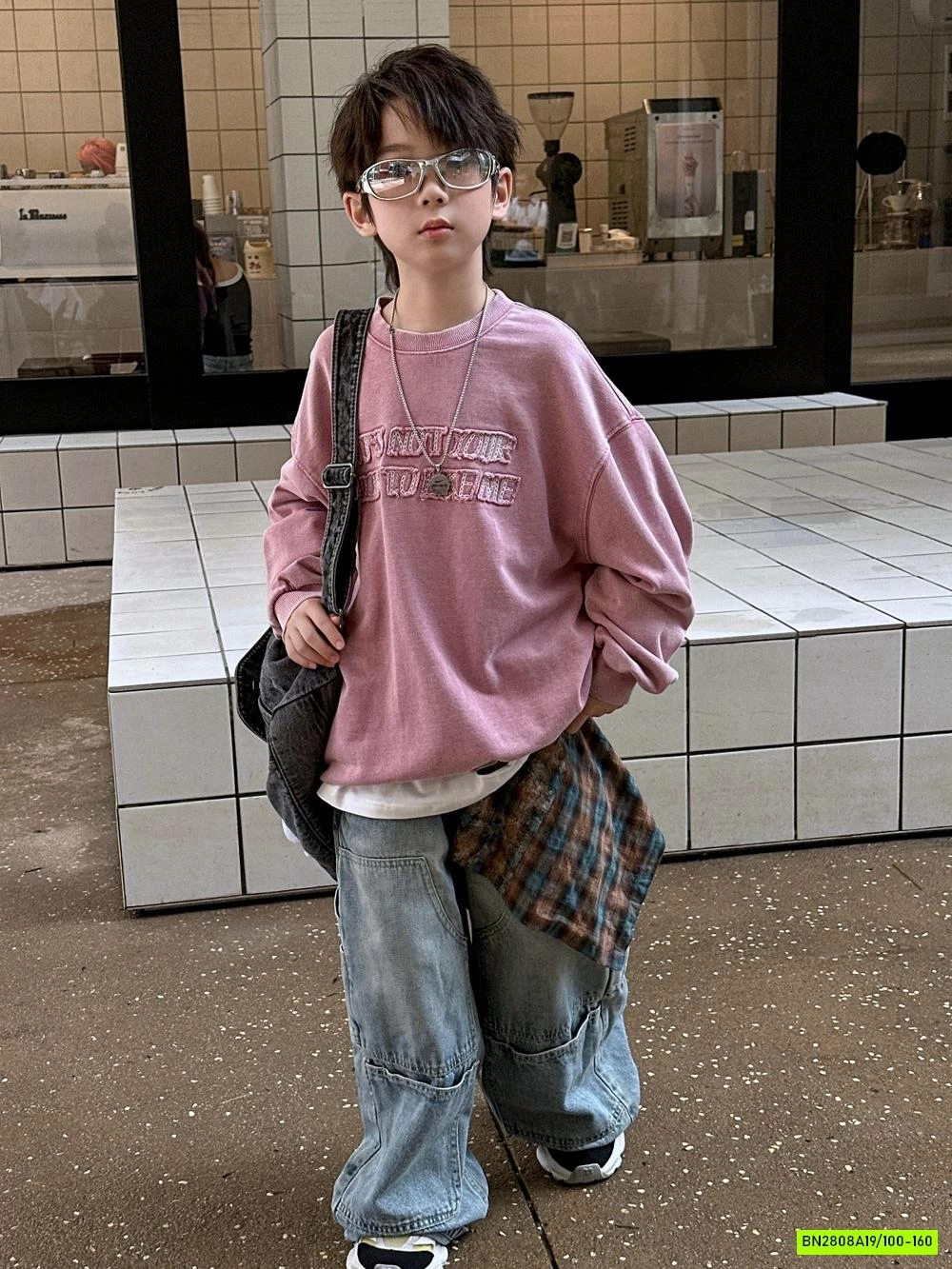 ÁO NỈ HỒNG THÊU CHỮ