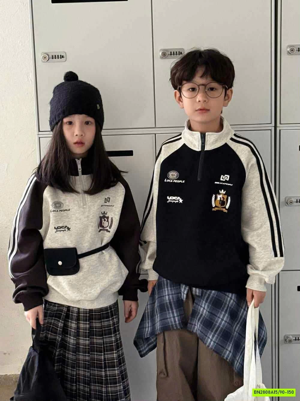 ÁO NỈ KHÓA CỔ SỌC VAI KUMAIKIDS