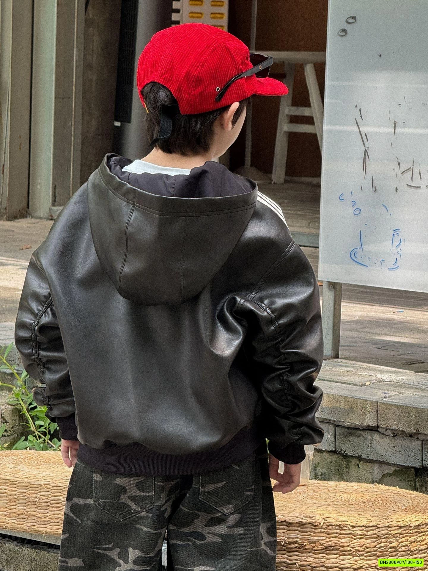 KHOÁC DA LIỀN MŨ SỌC VAI