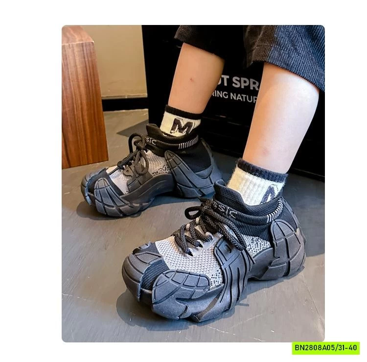 GIÀY CỔ LEN CHUN PHỐI MÀU CÁ TÍNH