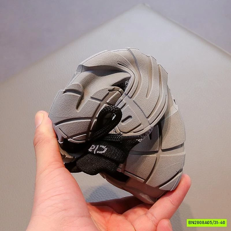 GIÀY CỔ LEN CHUN PHỐI MÀU CÁ TÍNH