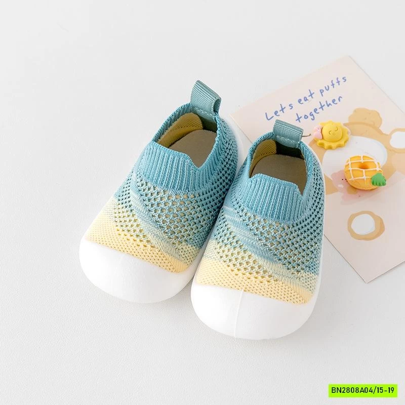 GIÀY TẬP ĐI LOANG MÀU