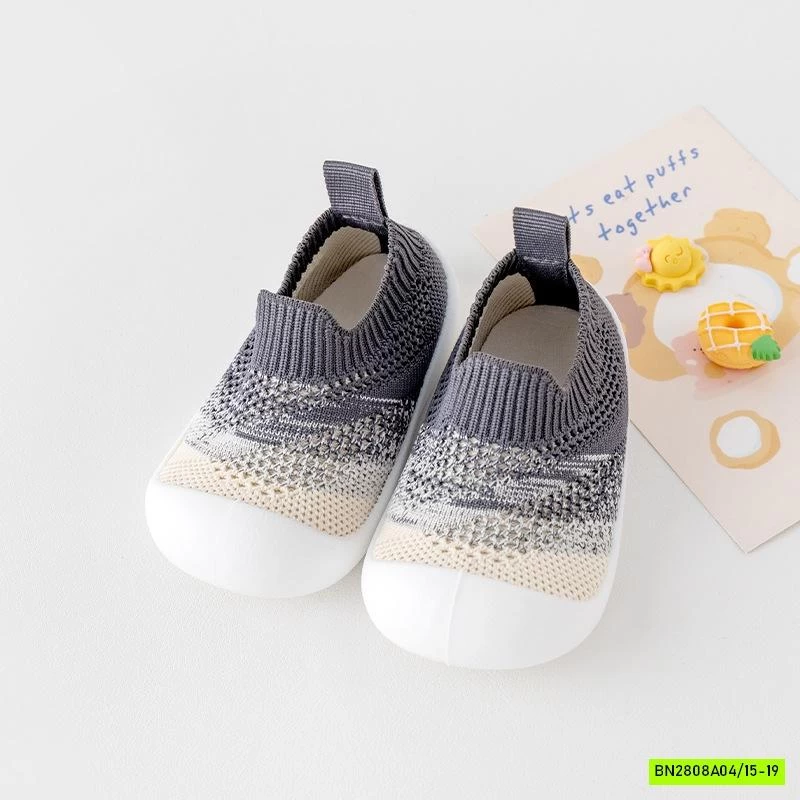 GIÀY TẬP ĐI LOANG MÀU