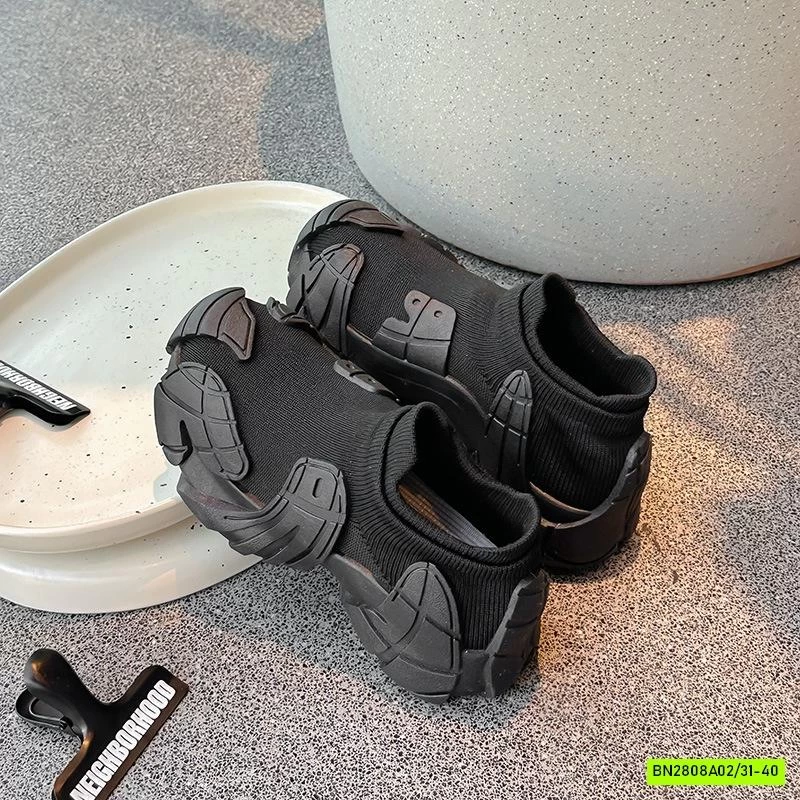 GIÀY THỂ THAO CỔ CHUN ĐẾ SÓNG CÁ TÍNH