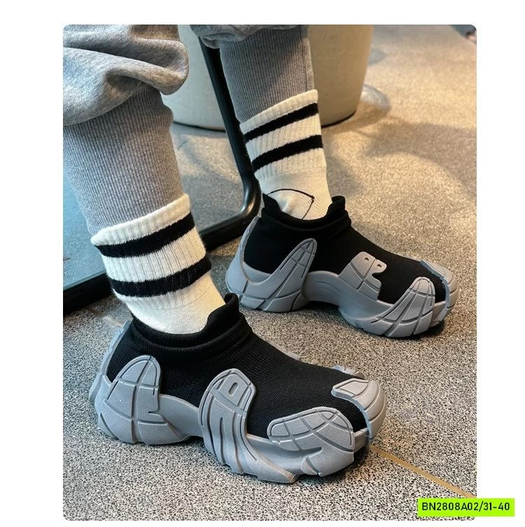 GIÀY THỂ THAO CỔ CHUN ĐẾ SÓNG CÁ TÍNH