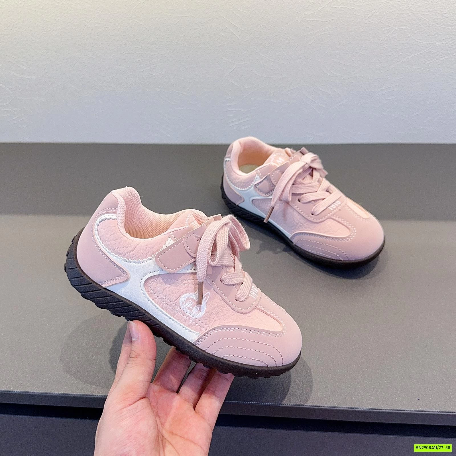 GIÀY THỂ THAO ĐẾ BỆT LABUBU