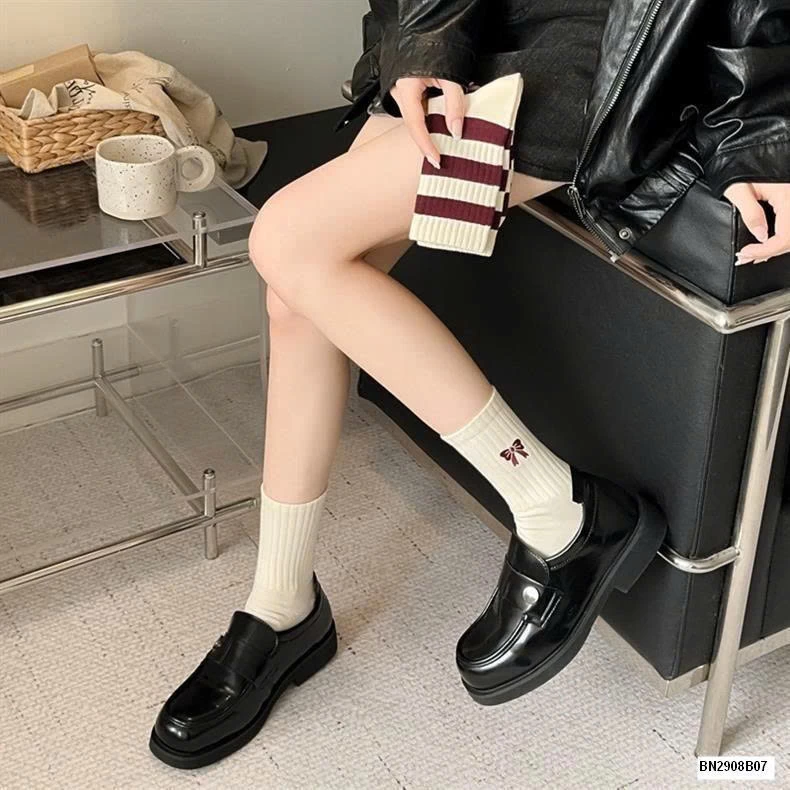 SET 5 ĐÔI TẤT CAO CỔ