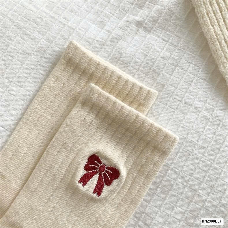 SET 5 ĐÔI TẤT CAO CỔ