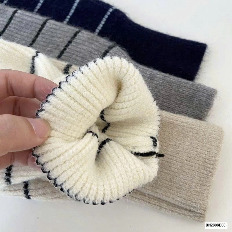 ÁO LEN KẺ NGANG CỔ KHÓA