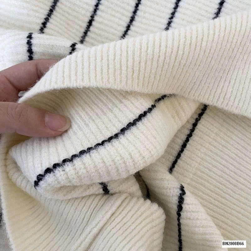 ÁO LEN KẺ NGANG CỔ KHÓA