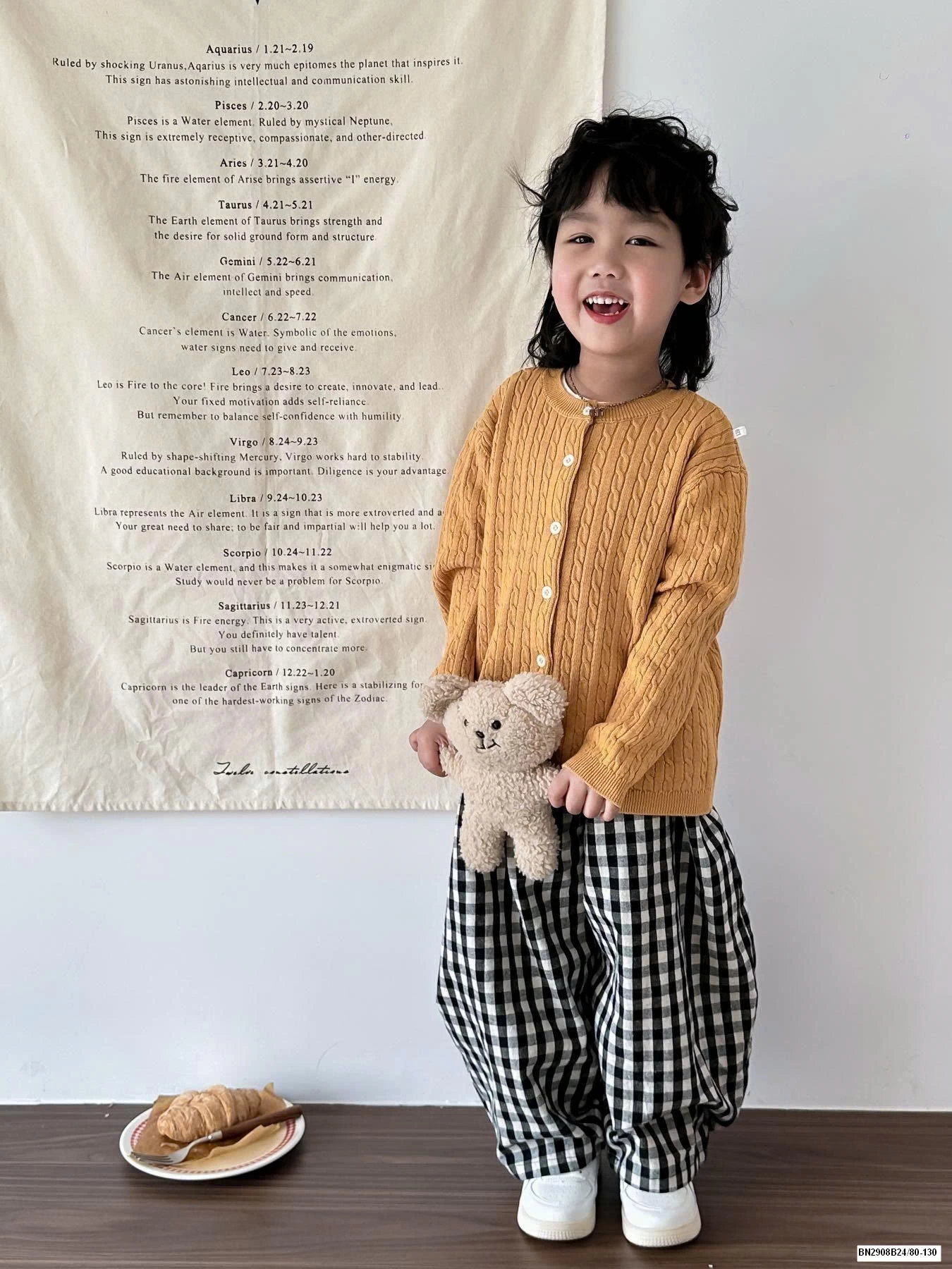 ÁO KHOÁC LEN XOẮN THỪNG MỎNG  M.TYQUEEN