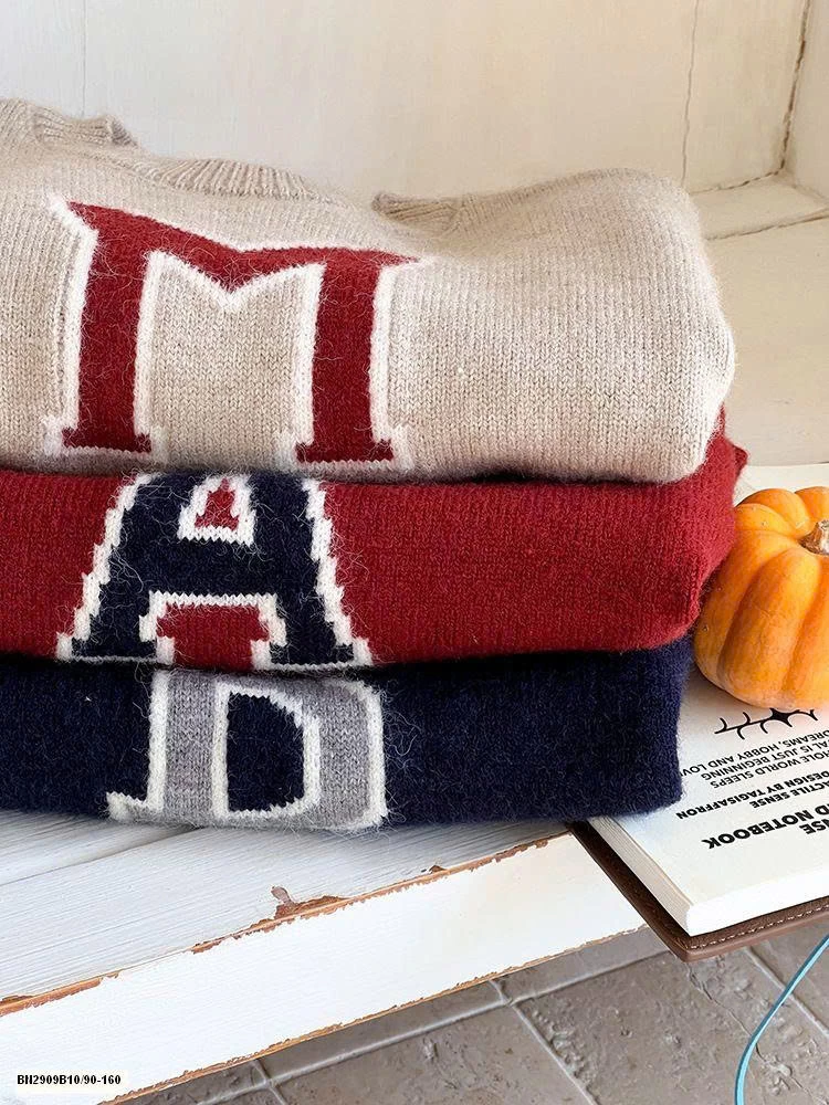 ÁO LEN CHỮ CÁI  AMBB   25G102