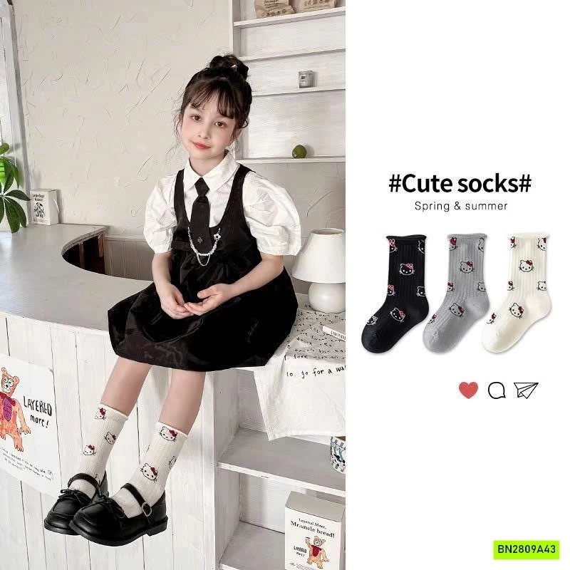 SÉT 3 ĐÔI TẤT KITTY