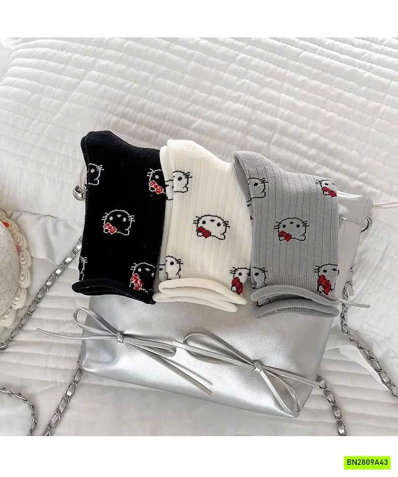 SÉT 3 ĐÔI TẤT KITTY