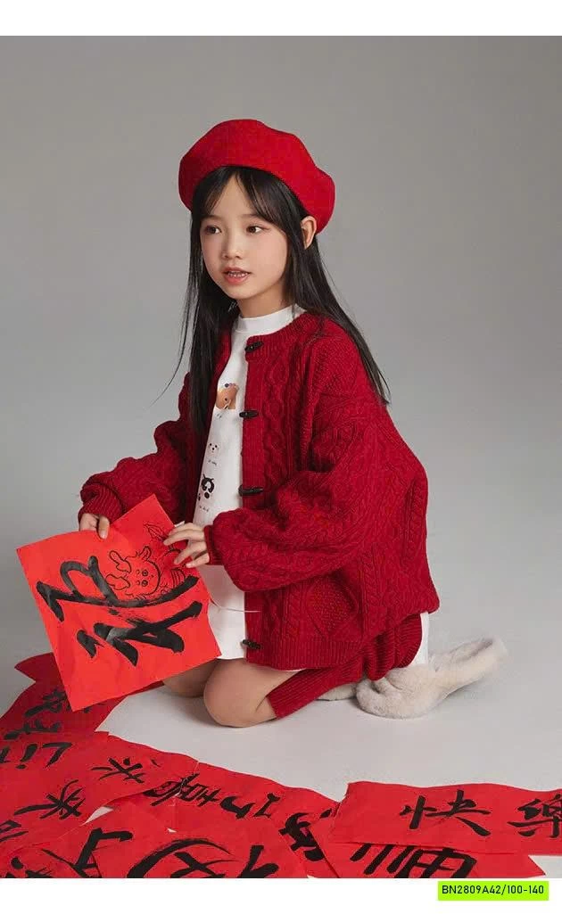 COUPLE LEN ĐỎ DIỆN TẾT