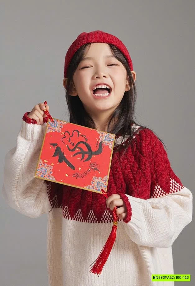 COUPLE LEN ĐỎ DIỆN TẾT