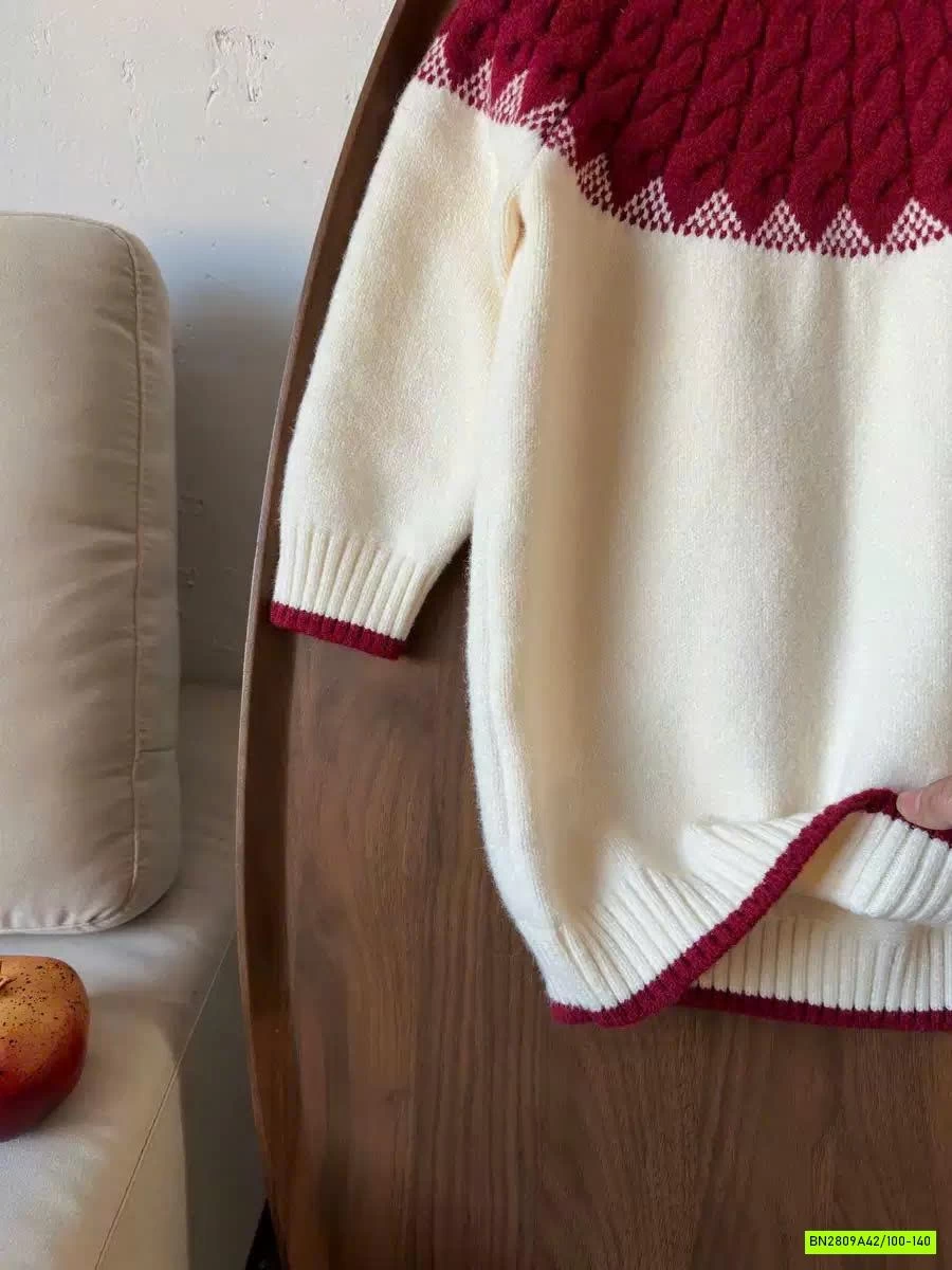 COUPLE LEN ĐỎ DIỆN TẾT