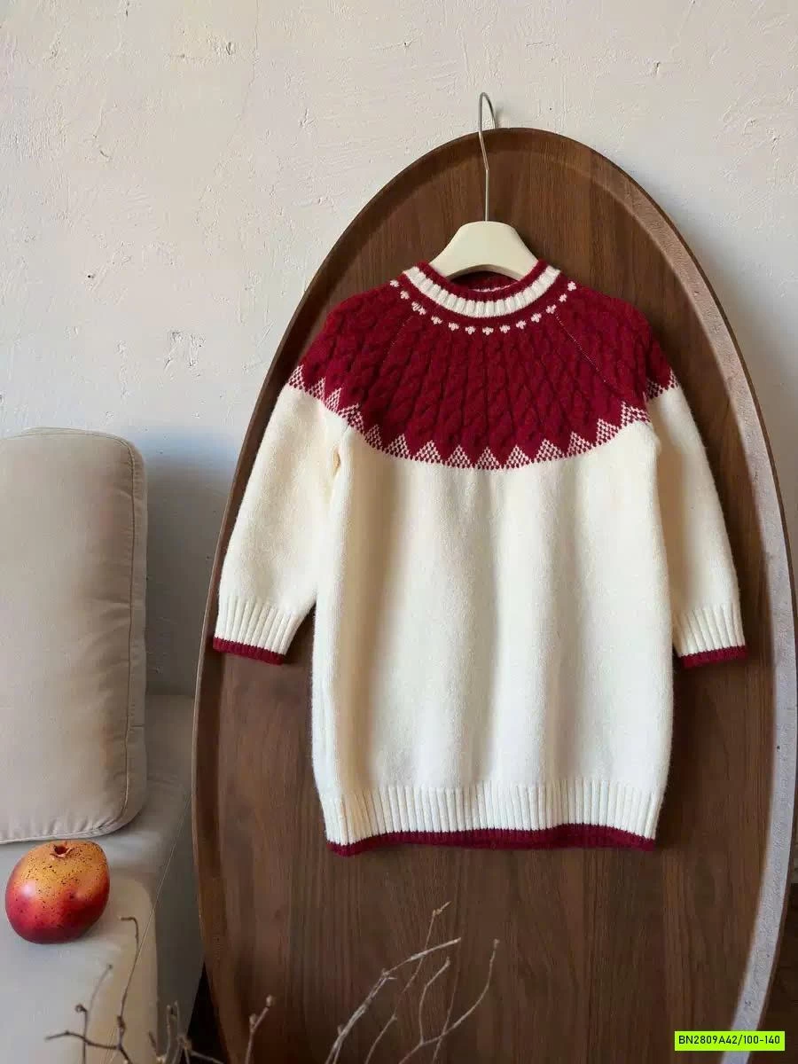 COUPLE LEN ĐỎ DIỆN TẾT