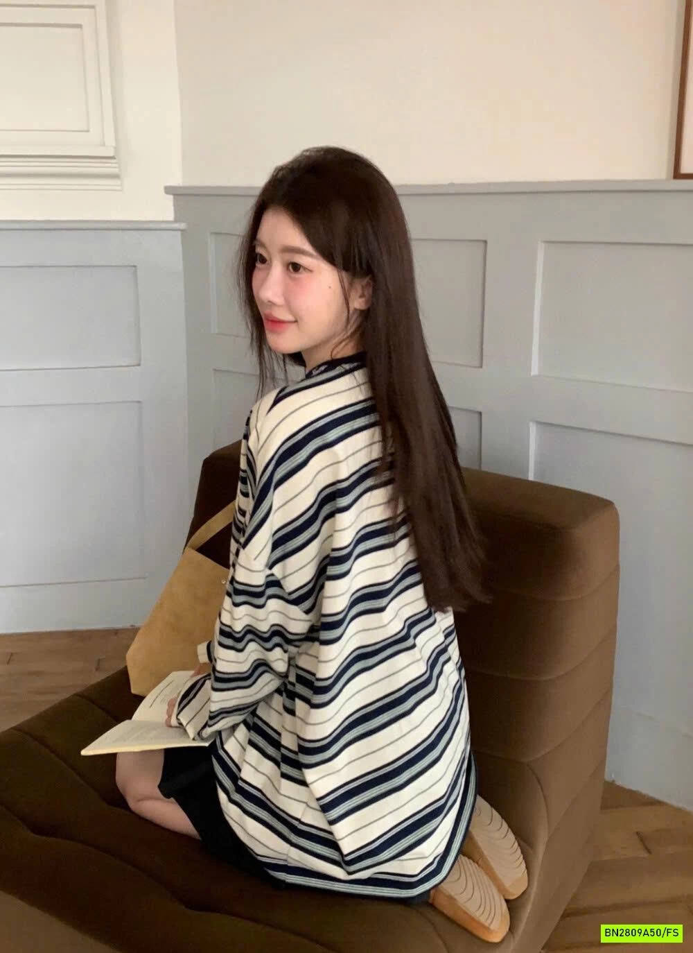 ÁO THUN KẺ OVERSIZE WGWE7314