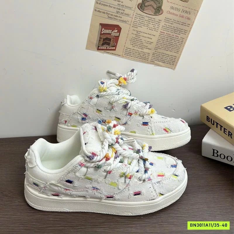 GIÀY THỂ THAO SẮC MÀU ĐẾ BÁNH MỲ