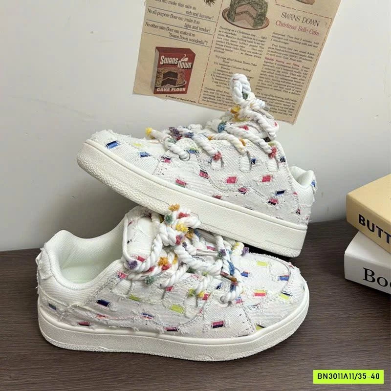 GIÀY THỂ THAO SẮC MÀU ĐẾ BÁNH MỲ