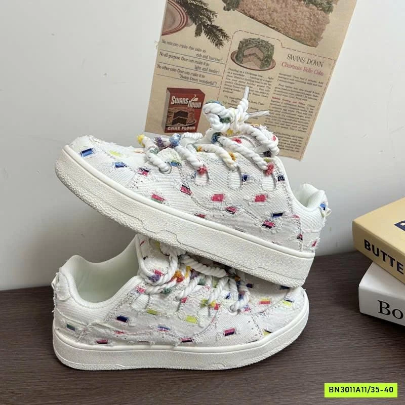 GIÀY THỂ THAO SẮC MÀU ĐẾ BÁNH MỲ