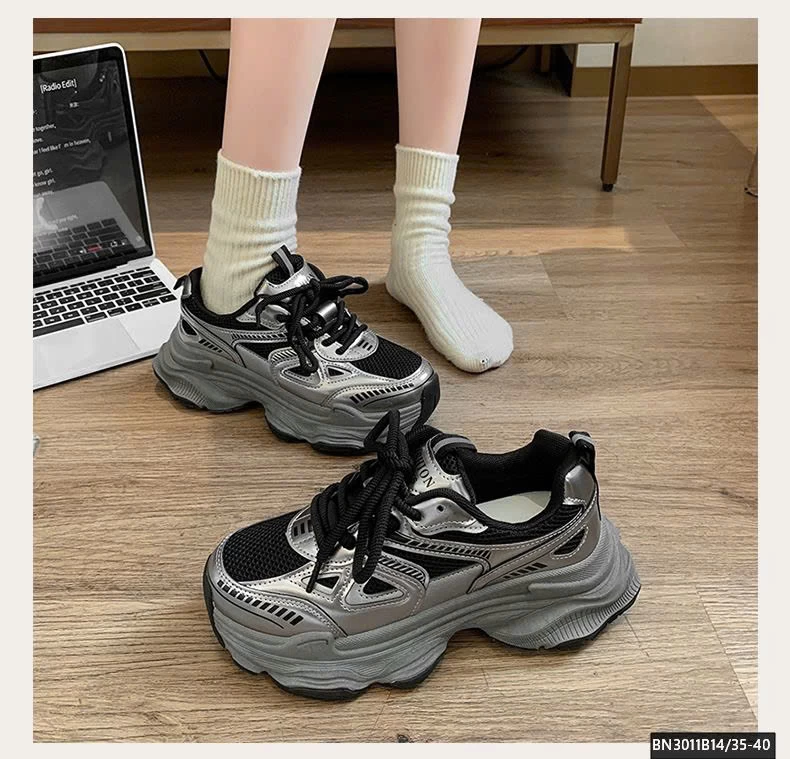 GIÀY THỂ THAO ĐỘN ĐẾ CÁ TÍNH