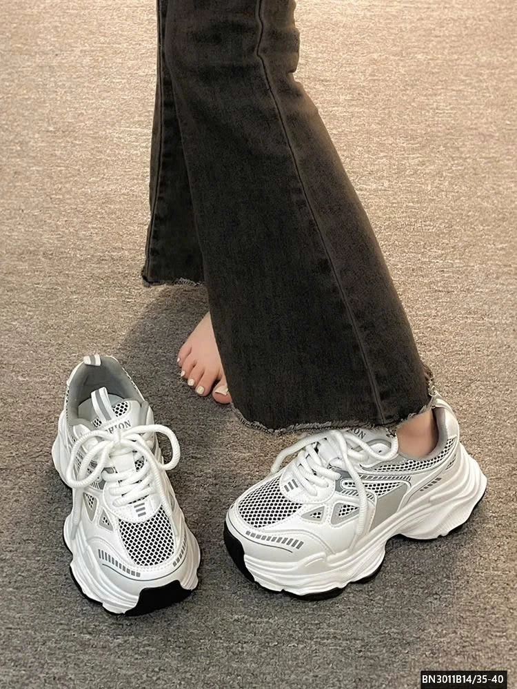 GIÀY THỂ THAO ĐỘN ĐẾ CÁ TÍNH