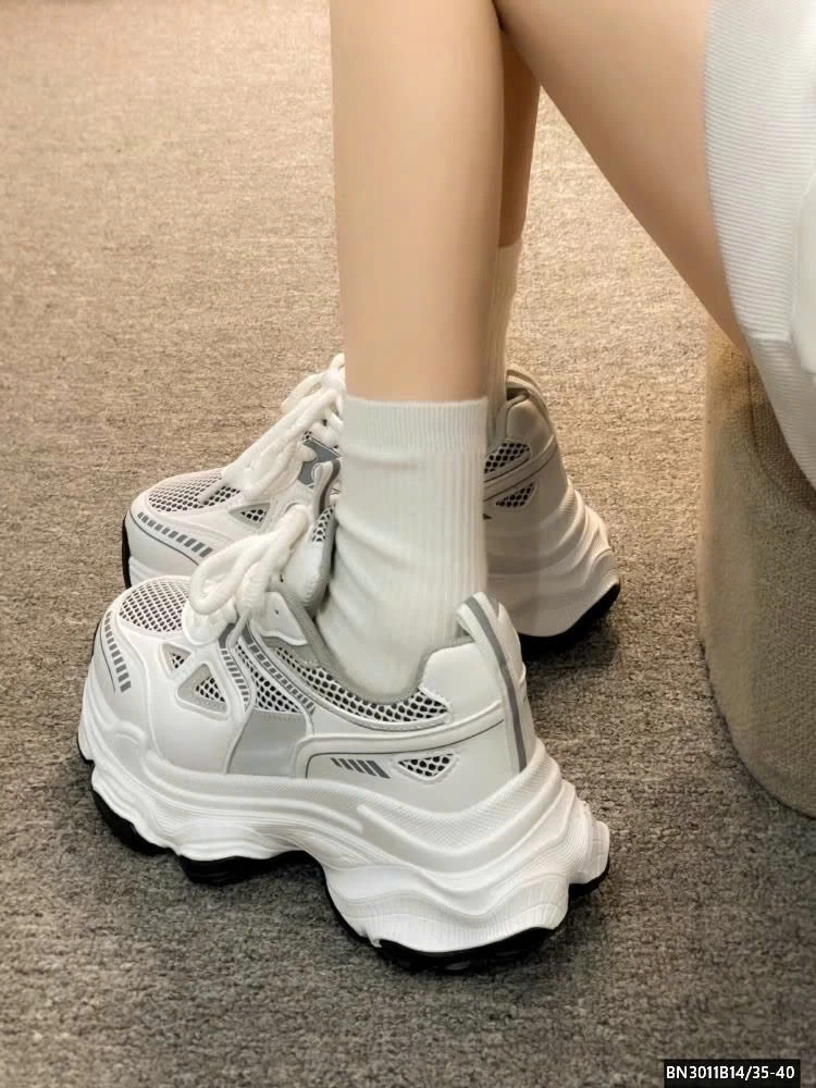 GIÀY THỂ THAO ĐỘN ĐẾ CÁ TÍNH