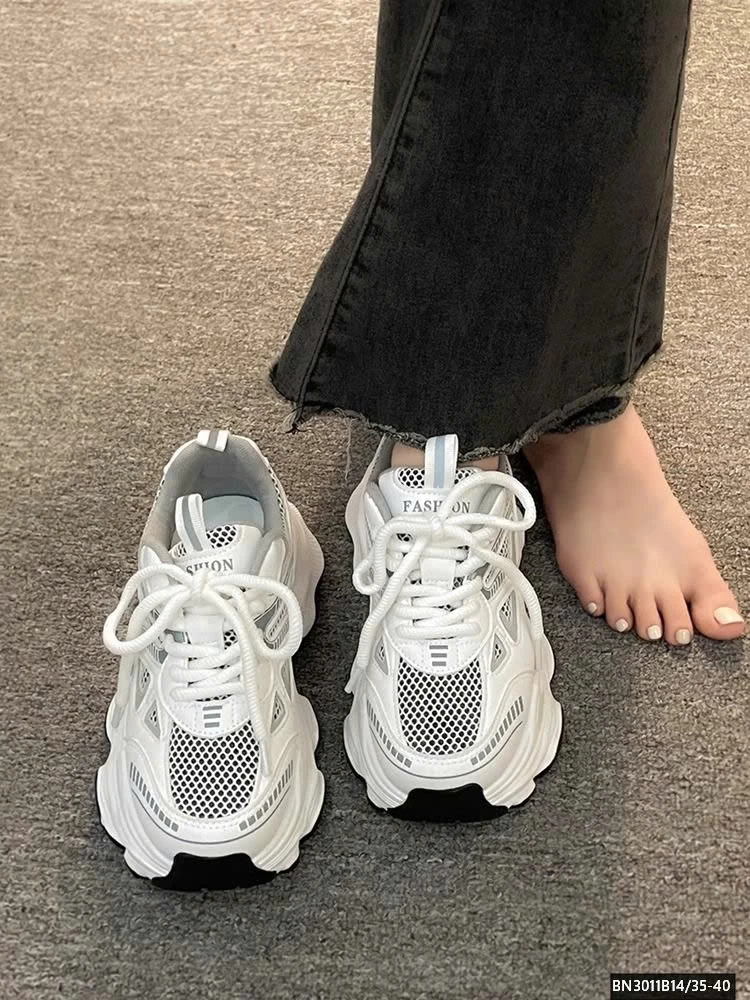 GIÀY THỂ THAO ĐỘN ĐẾ CÁ TÍNH