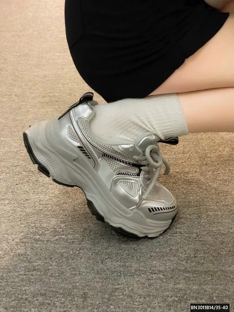 GIÀY THỂ THAO ĐỘN ĐẾ CÁ TÍNH