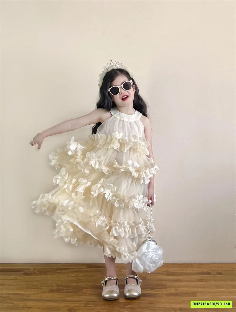 ĐẦM HOA VOAN CỔ YẾM 3D