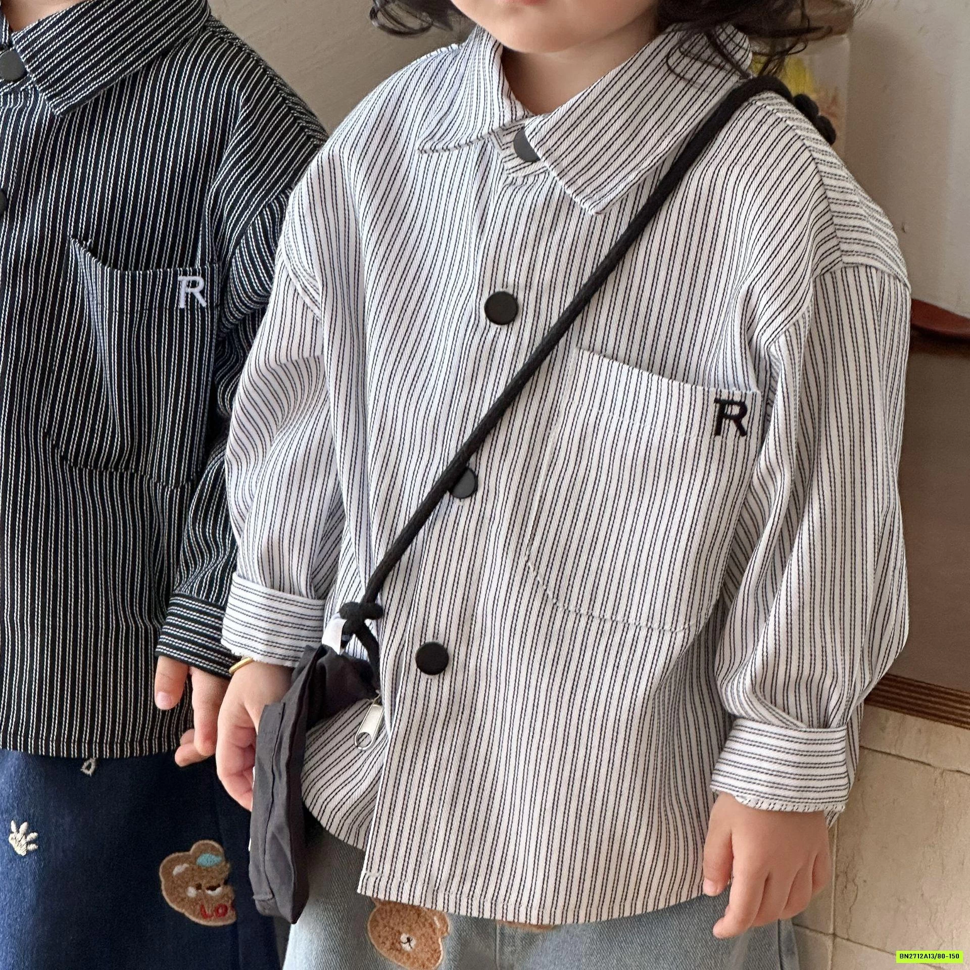 SƠ MI SỌC TÚI NGỰC THÊU LOGO