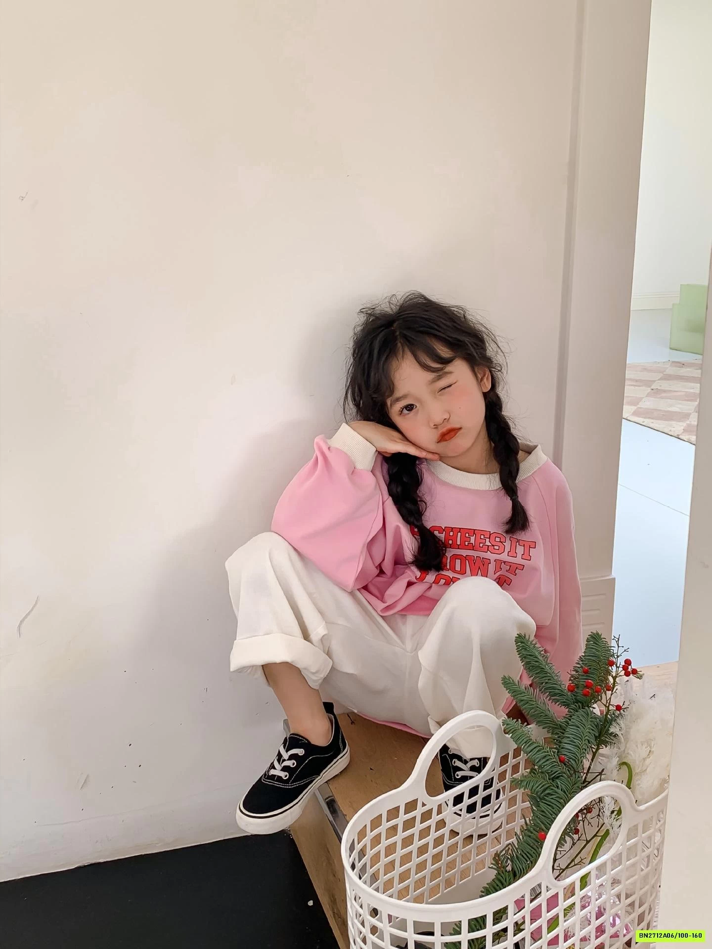 ÁO NỈ DA CÁ IN CHỮ VIỀN CỔ TCKIDS