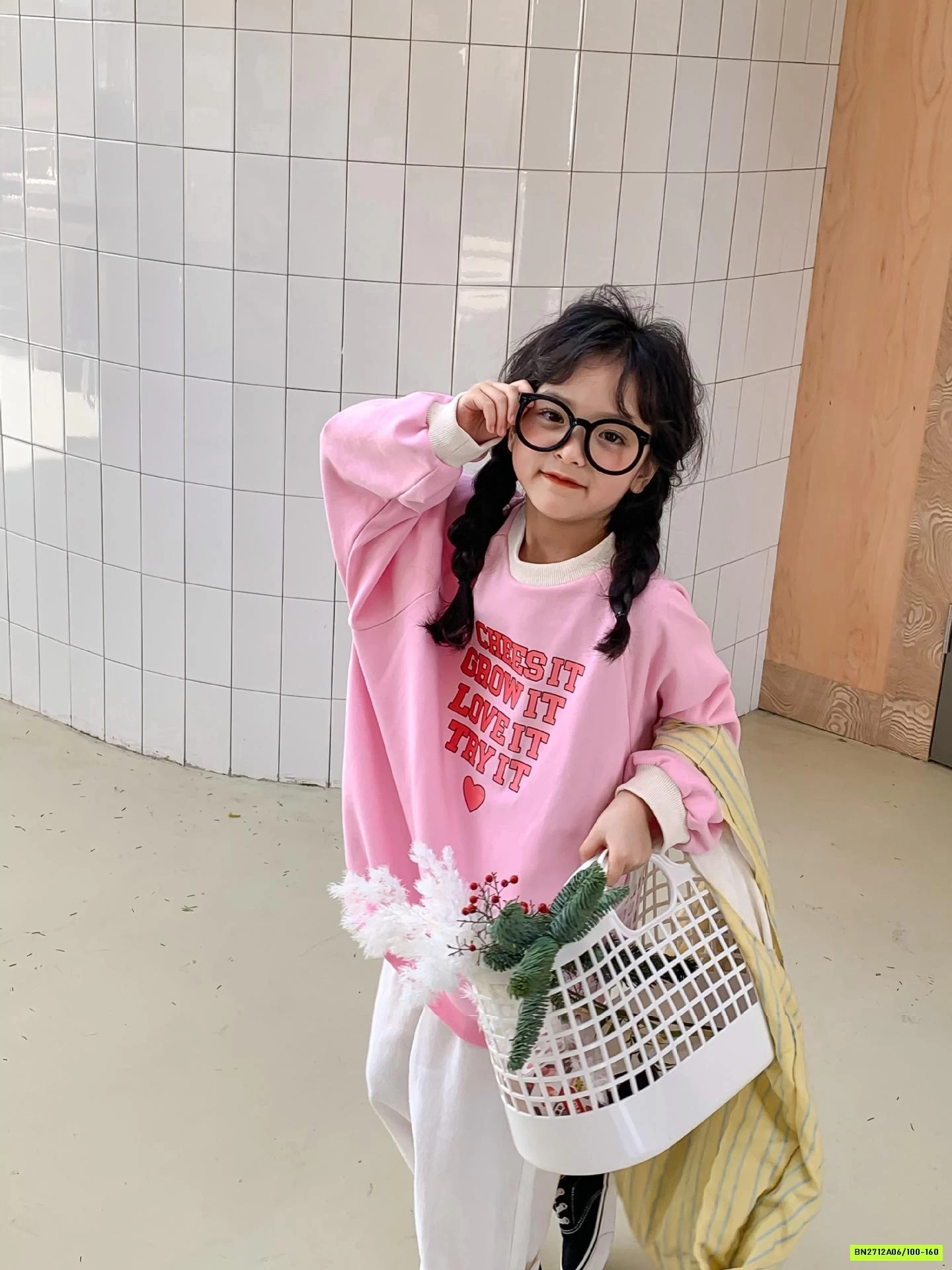 ÁO NỈ DA CÁ IN CHỮ VIỀN CỔ TCKIDS