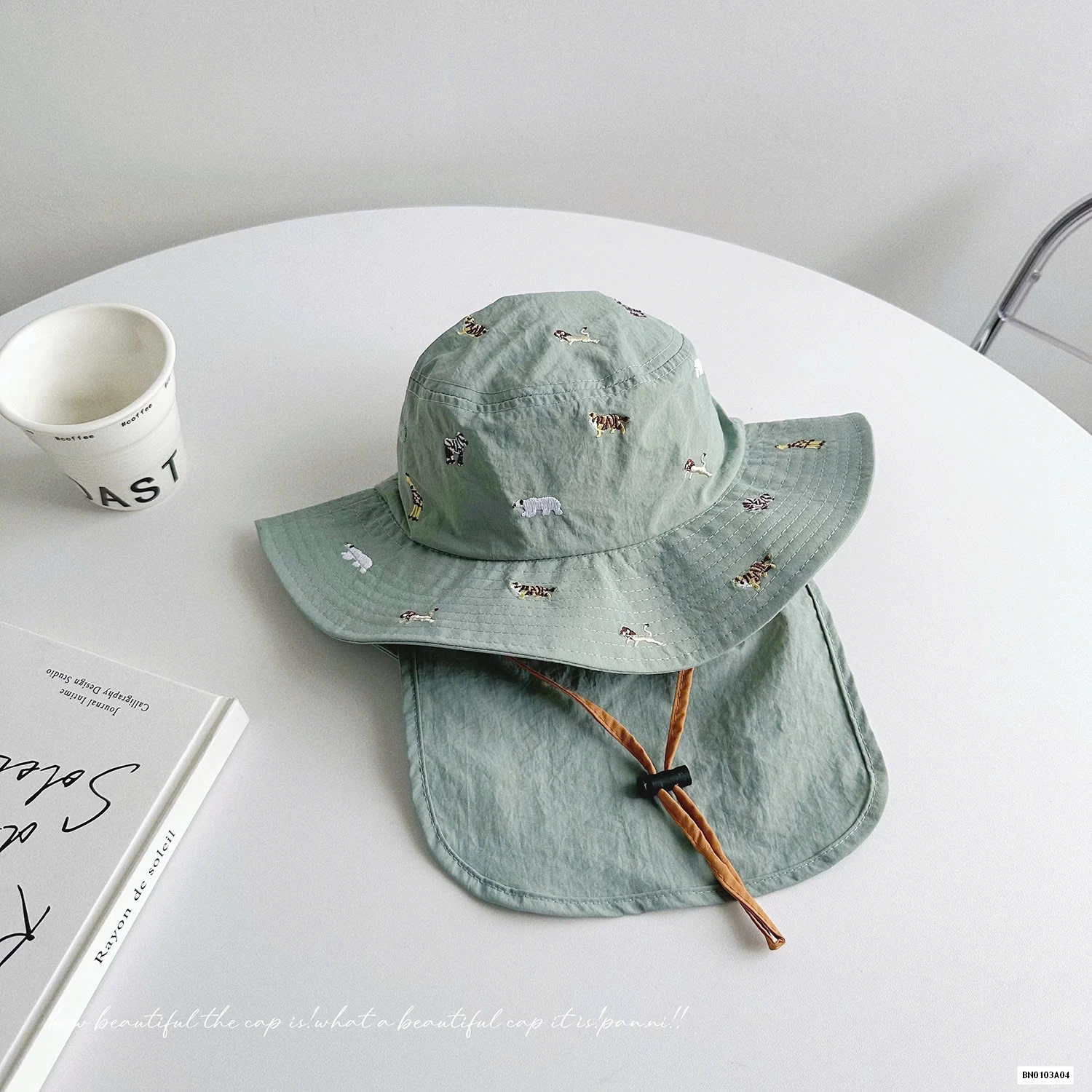 MŨ BÈO THÊU HÌNH KÈM VẠT CHE