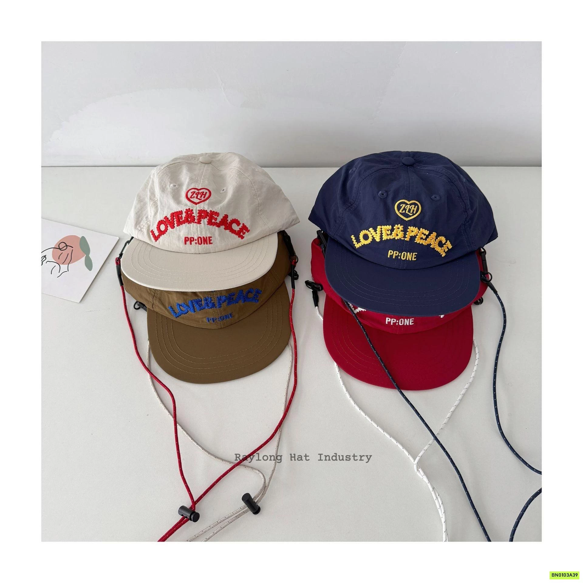 MŨ KẾT TÁN PHẲNG THÊU CHỮ