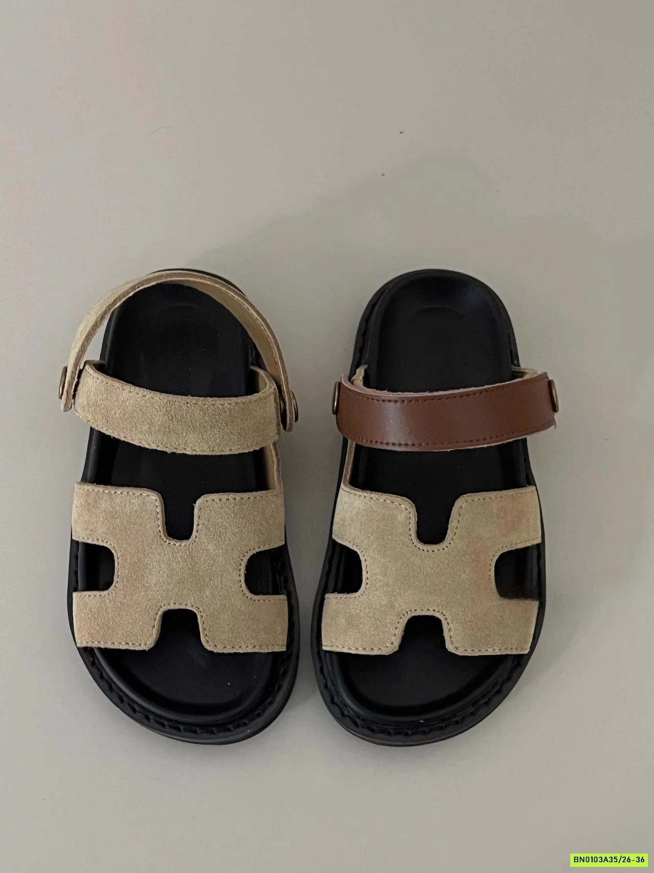 SANDAL QUAI DA NÂU CHỮ H