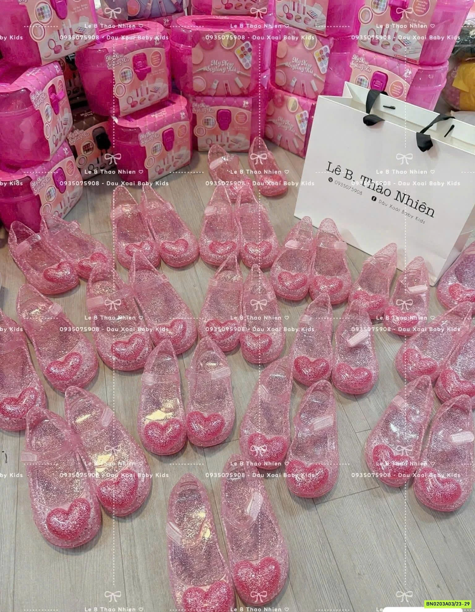 GIÀY THƠM TRÁI TIM HỒNG