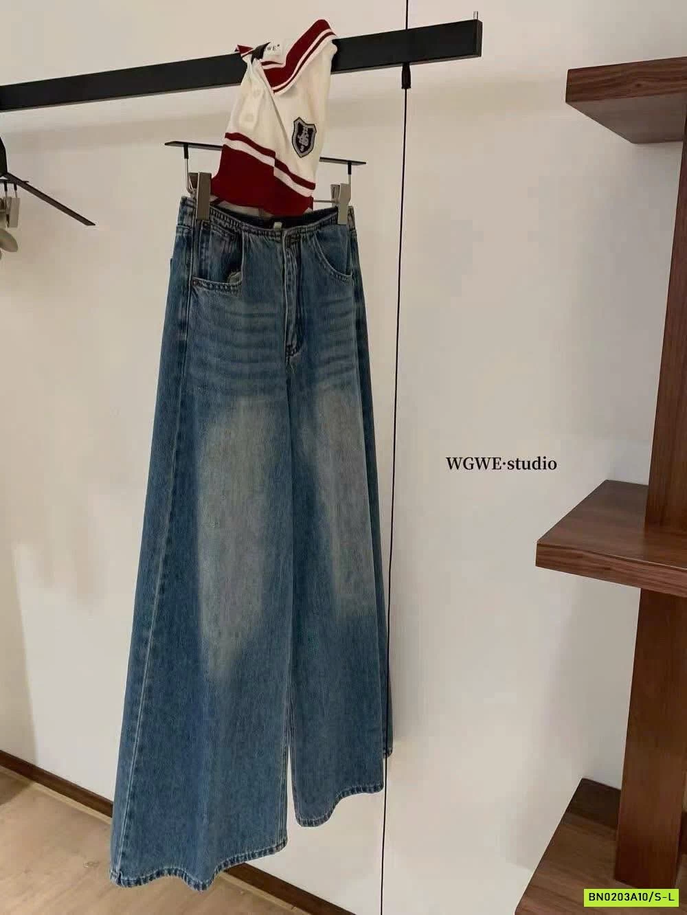 JEANS ỐNG RỘNG BẠC GỐI WGWE7137