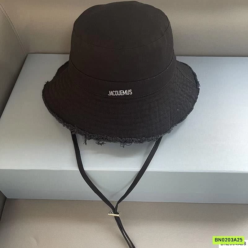 MŨ BÈO JACQUEMUS