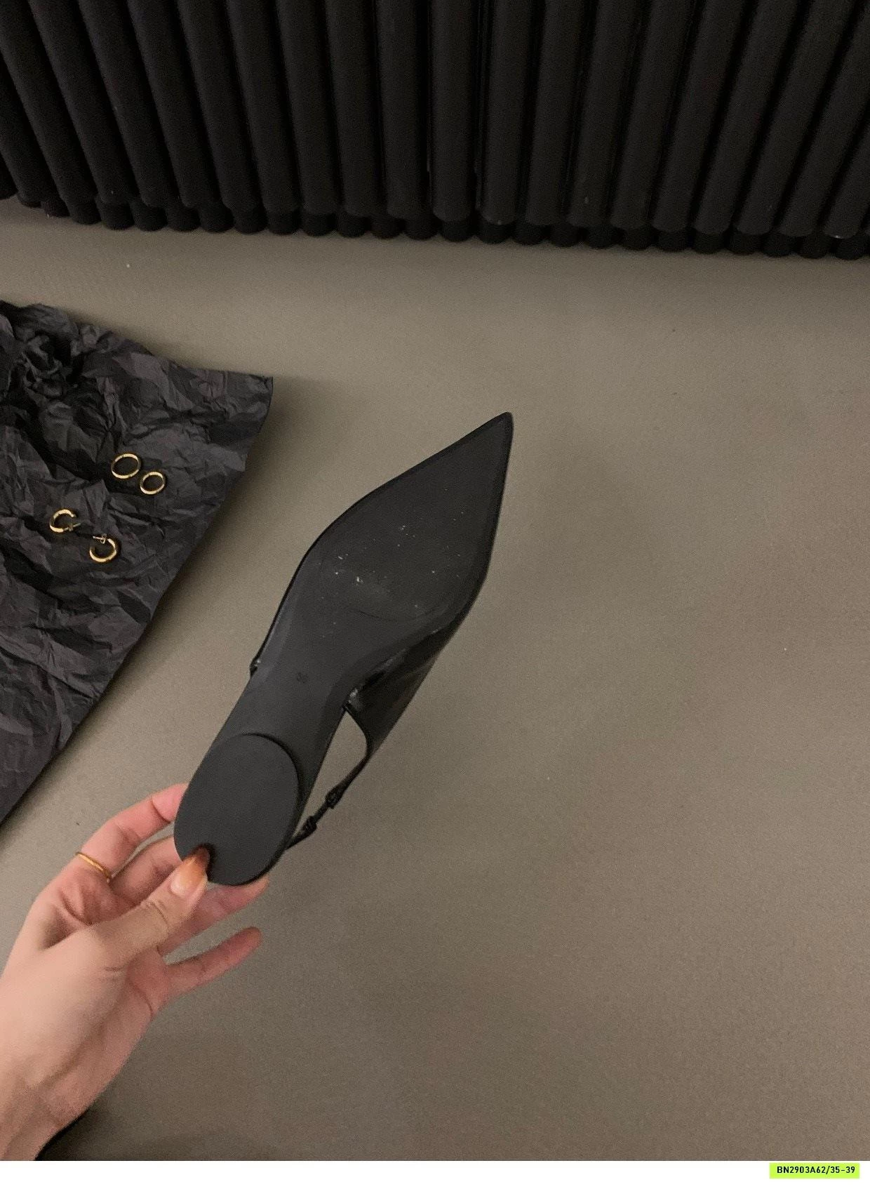 GIÀY BỆT MŨI NHỌN HỞ GÓT TONE ĐEN