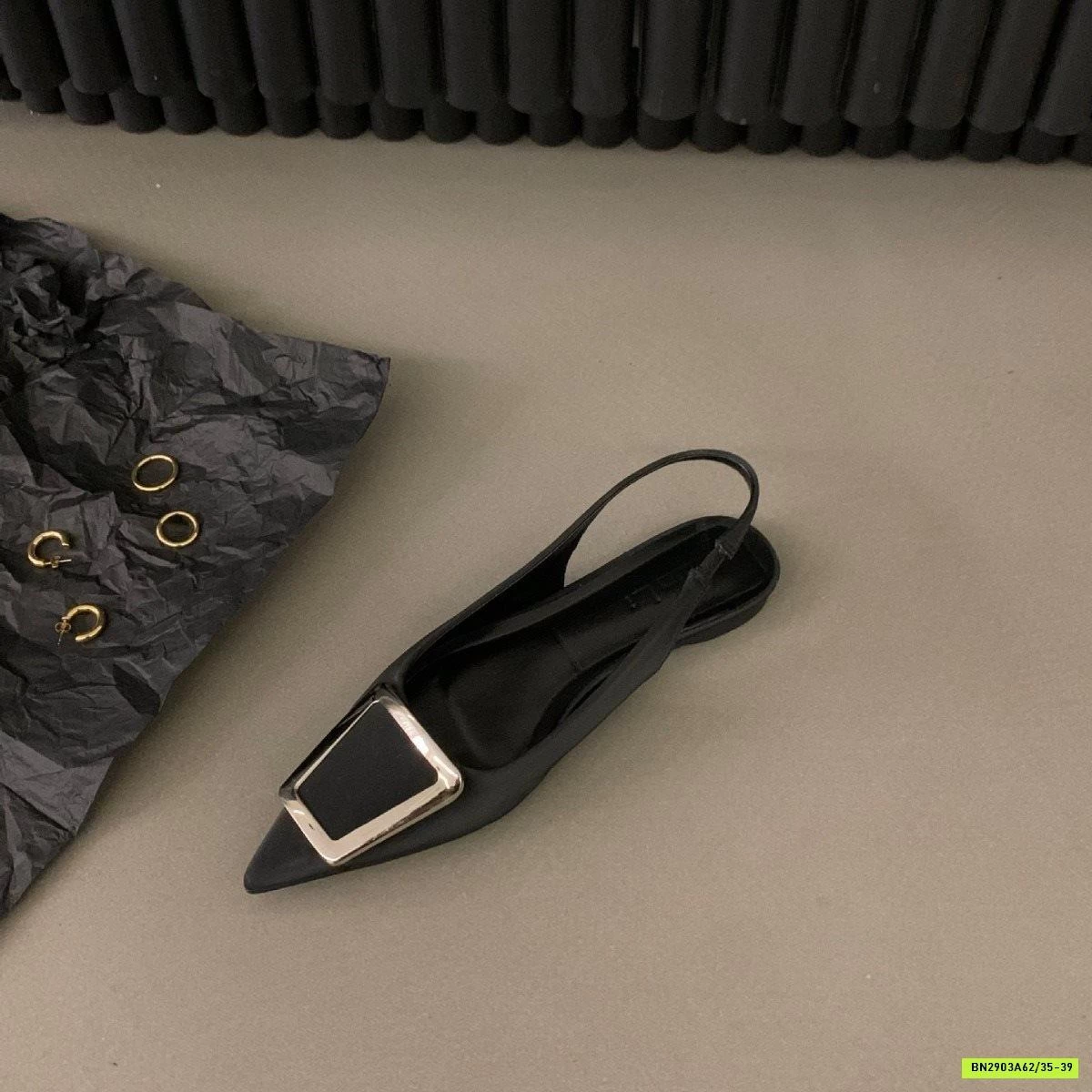 GIÀY BỆT MŨI NHỌN HỞ GÓT TONE ĐEN