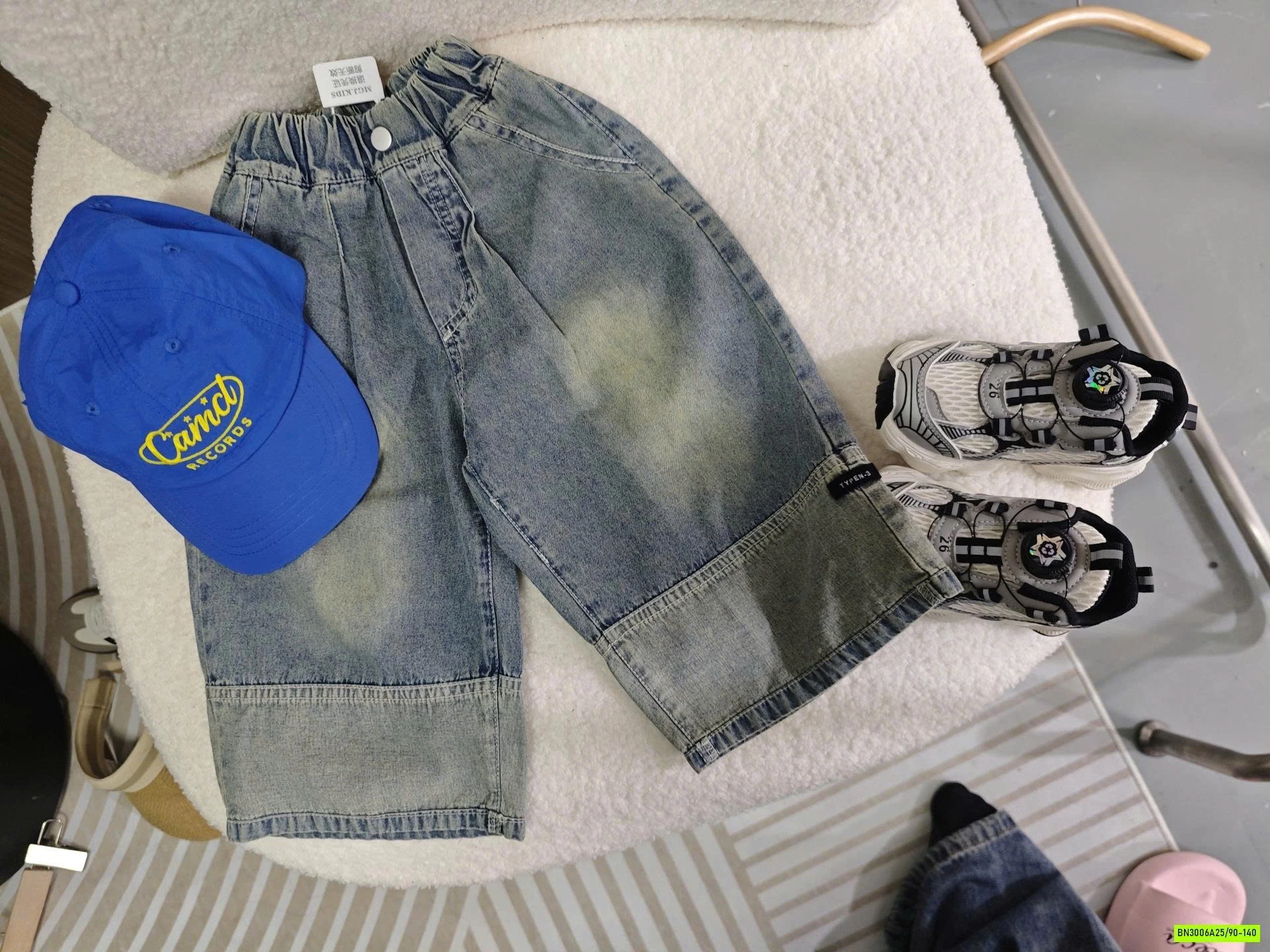 JEANS SUÔNG GẤP GẤU