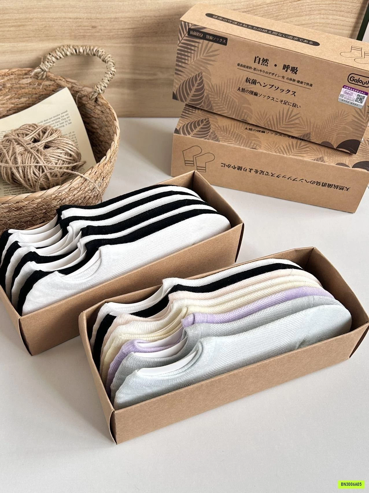 BOX 8 ĐÔI TẤT THÔNG HƠI