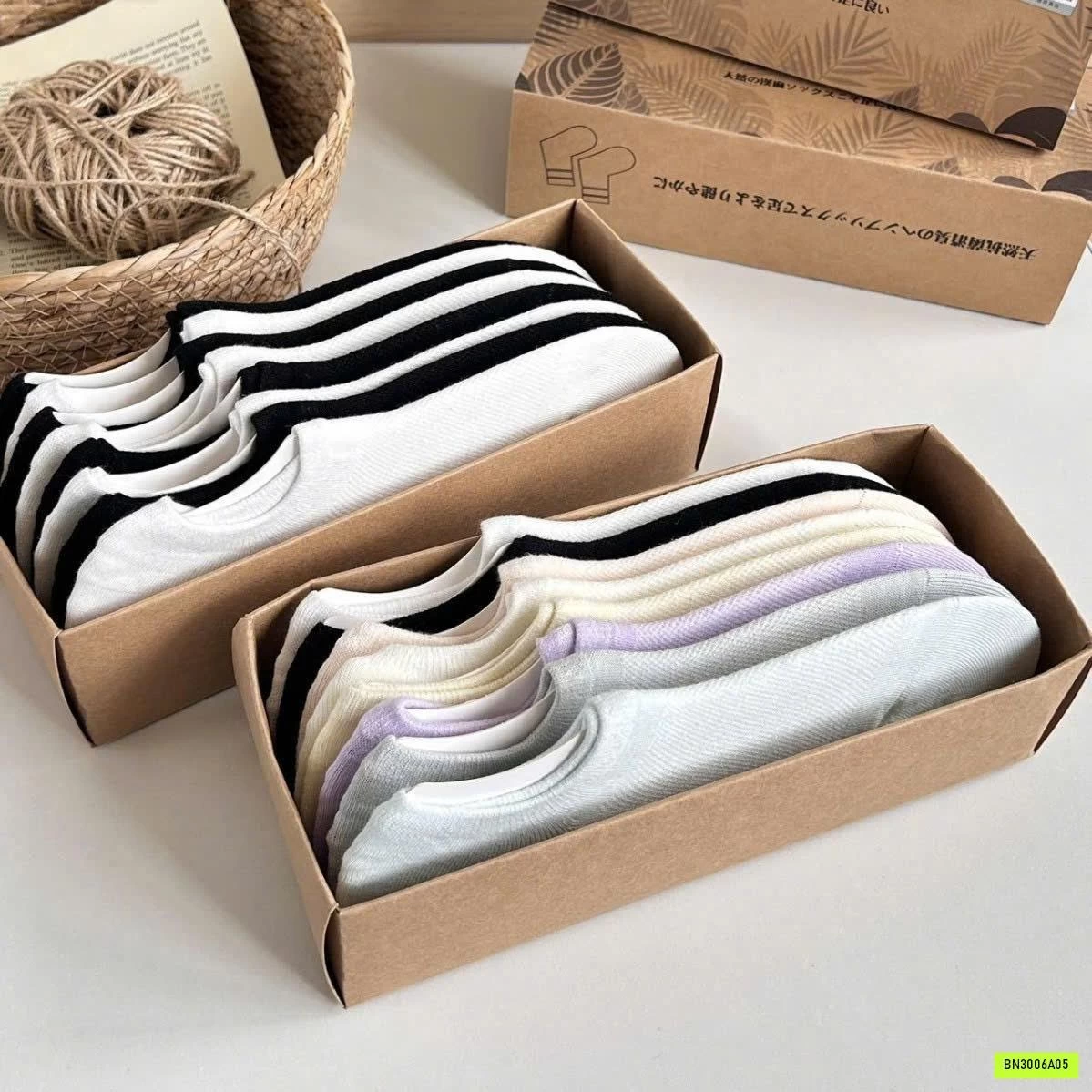 BOX 8 ĐÔI TẤT THÔNG HƠI
