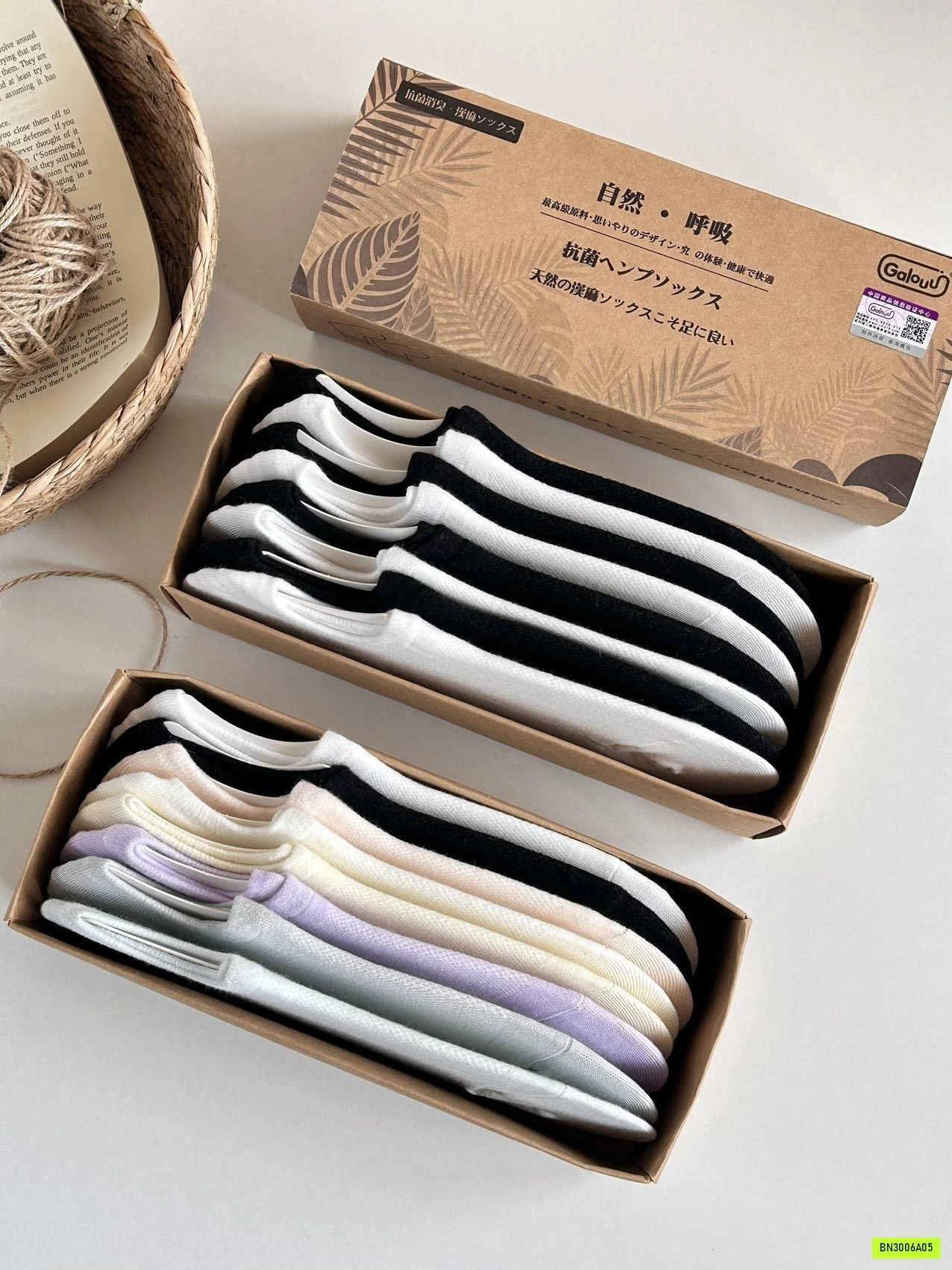 BOX 8 ĐÔI TẤT THÔNG HƠI