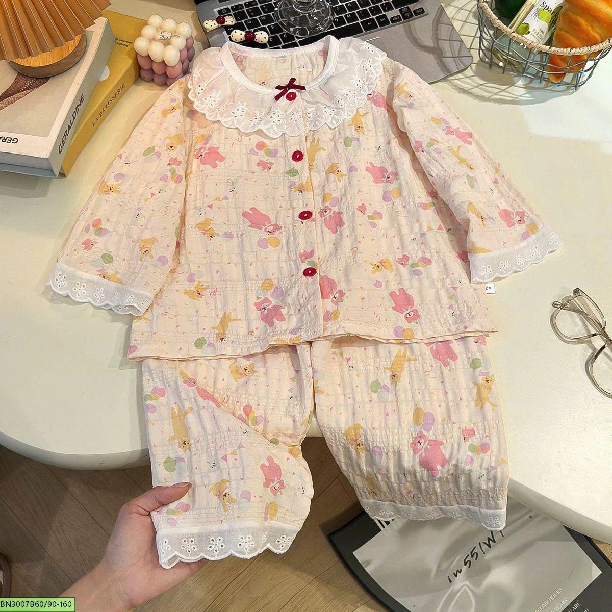 BỘ NGỦ HỌA TIẾT BÉ GÁI